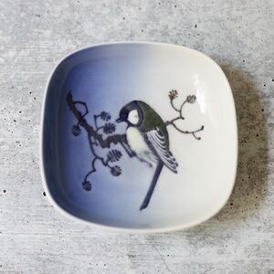 Royal Copenhagen Bird Branch 4" Square Trinket Dish Parus Major Royal Tit 4786